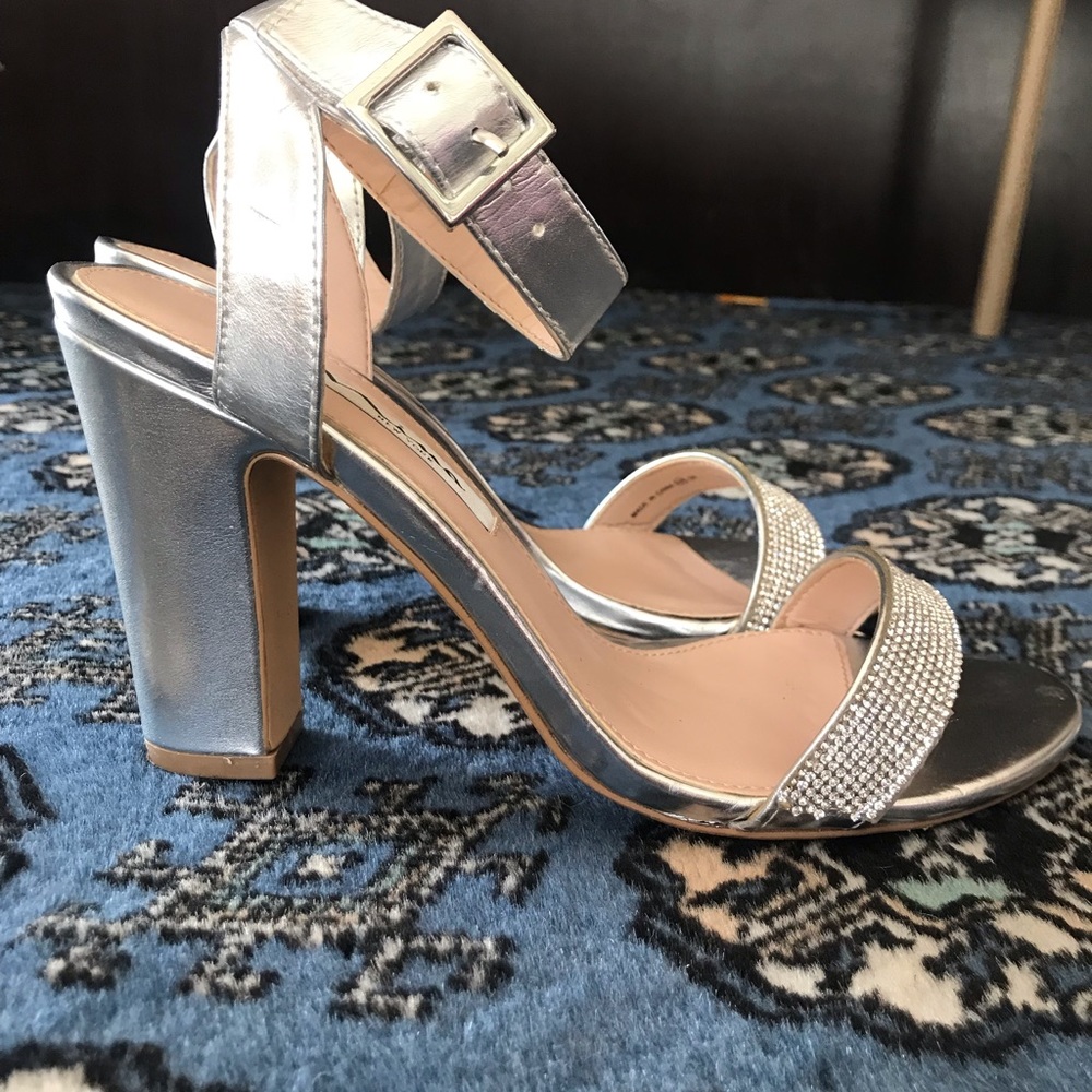 Nina Solange Metallic silver sandals 7.5